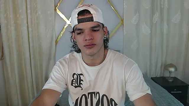 Snapshot of AlbertBernal69 chatting on 12, 2, 2025 AlbertBernal69 online show from 12, 2, 2025