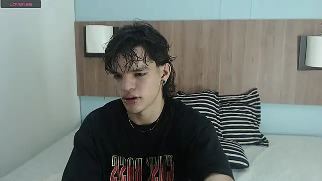 Snapshot of AlbertBernal69 chatting on 17, 2, 2025 AlbertBernal69 online show from 17, 2, 2025