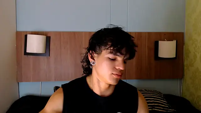 Snapshot of AlbertBernal69 chatting on 22, 2, 2025 AlbertBernal69 online show from 22, 2, 2025