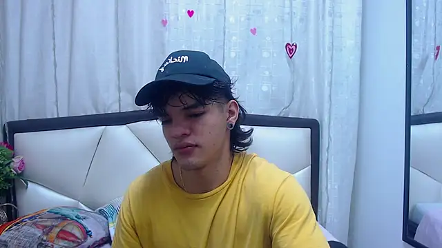 Snapshot of AlbertBernal69 chatting on 11, 3, 2025 AlbertBernal69 online show from 11, 3, 2025