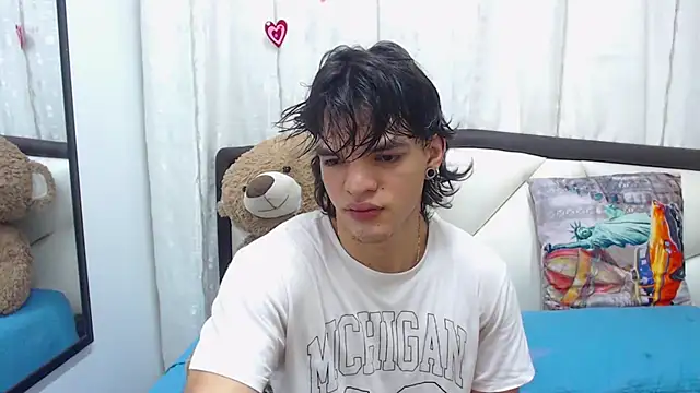 Snapshot of AlbertBernal69 chatting on 14, 3, 2025 AlbertBernal69 online show from 14, 3, 2025