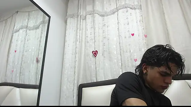 Snapshot of AlbertBernal69 chatting on 17, 3, 2025 AlbertBernal69 online show from 17, 3, 2025