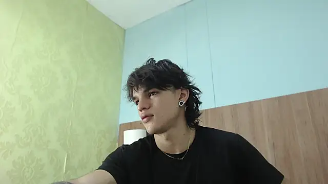 Snapshot of AlbertBernal69 chatting on 21, 3, 2025 AlbertBernal69 online show from 21, 3, 2025