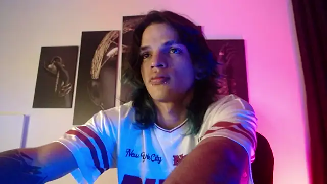 Snapshot of AlbertBernal69 chatting on 14, 11, 2025 AlbertBernal69 online show from 14, 11, 2025