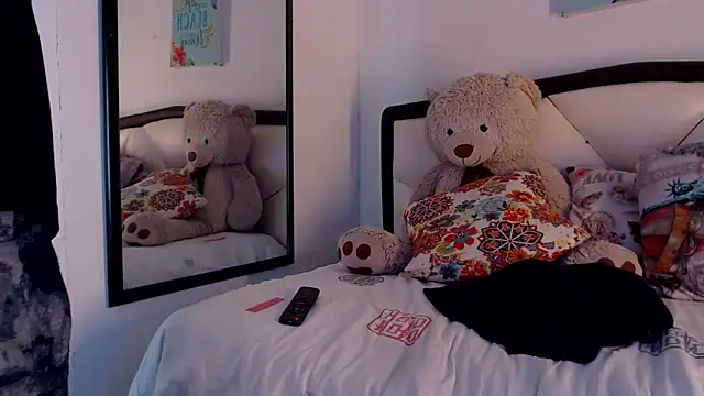 Snapshot of AlbertBernal69 chatting on 24, 11, 2025 AlbertBernal69 online show from 24, 11, 2025