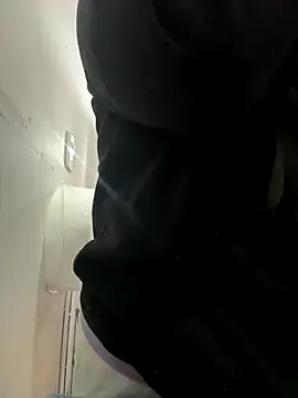 ZiaCalifa online show from 20, 11, 2025