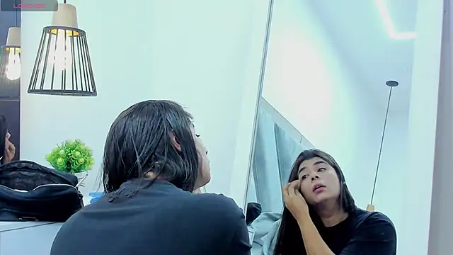 ZiaCalifa online show from 21, 11, 2025