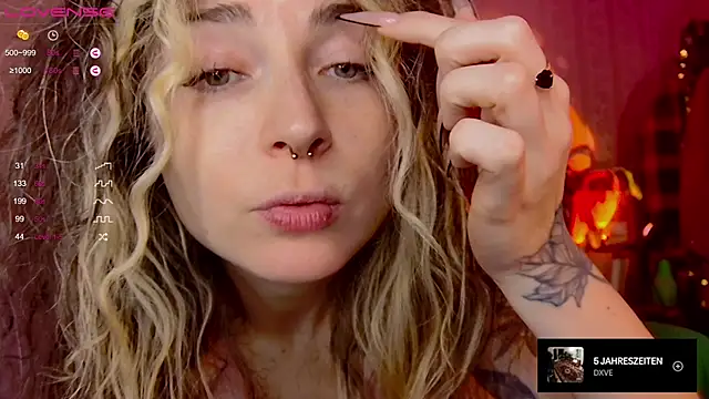 Snapshot of IttyKitty chatting on 20, 12, 2025 IttyKitty online show from 20, 12, 2025