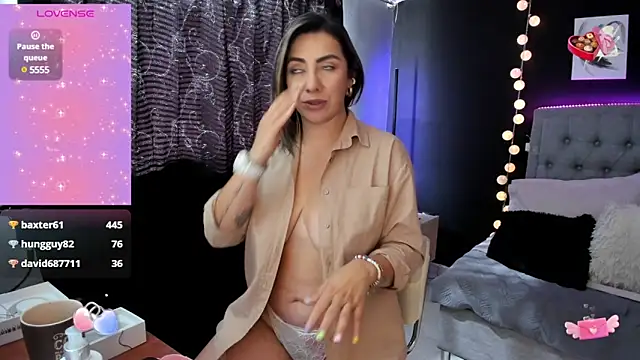 Isabella lt online show from 4, 2, 2025