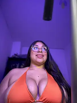Soysofiarodrigu online show from 6, 3, 2025