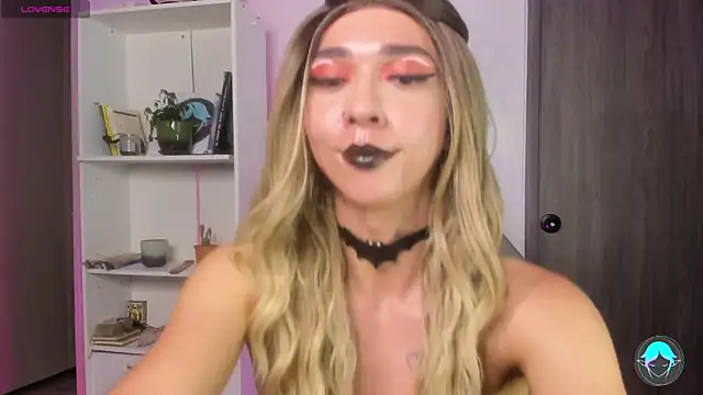 sofi elfqueen online show from 19, 2, 2025