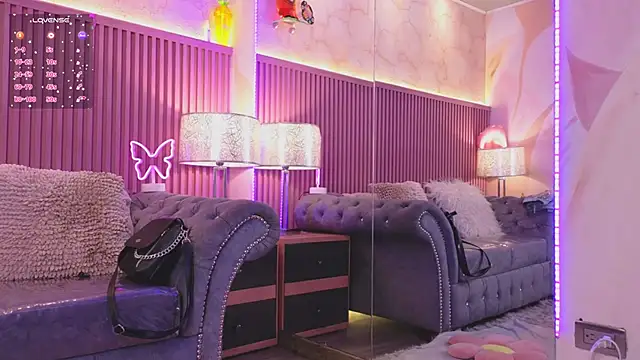 Snapshot of Emiily_Scott1 chatting on 10, 12, 2024 Emiily Scott1 online show from 10, 12, 2024