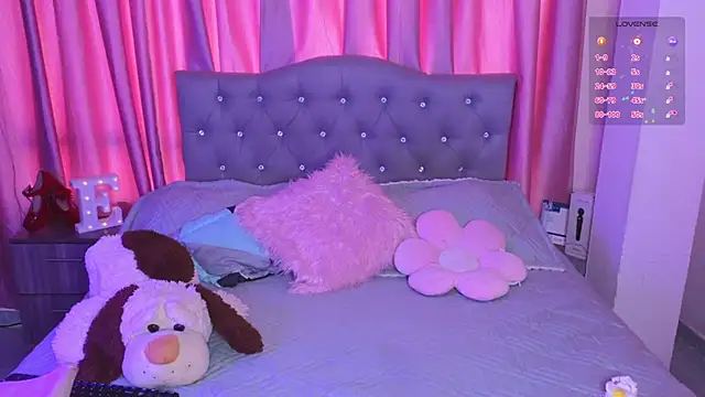 Snapshot of Emiily_Scott1 chatting on 7, 10, 2025 Emiily Scott1 online show from 7, 10, 2025