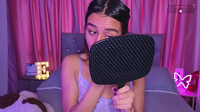 Snapshot of Emiily_Scott1 chatting on 30, 10, 2025 Emiily Scott1 online show from 30, 10, 2025