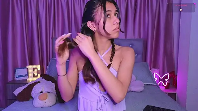 Snapshot of Emiily_Scott1 chatting on 5, 11, 2025 Emiily Scott1 online show from 5, 11, 2025