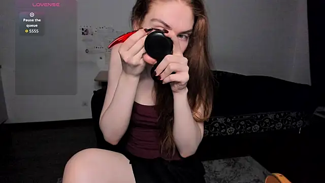 Snapshot of KitsuneRem chatting on 13, 9, 2025 KitsuneRem online show from 13, 9, 2025