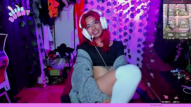 Roxanbunny1 online show from 15, 3, 2025