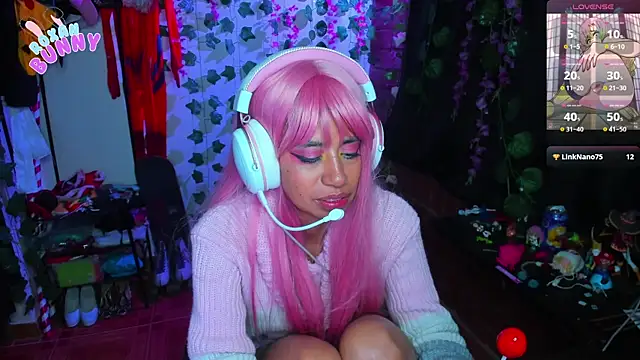 Roxanbunny1 online show from 18, 3, 2025