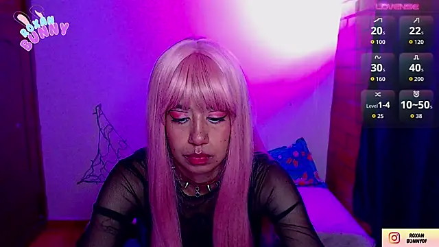 Roxanbunny1 online show from 5, 10, 2025