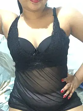 Snapshot of Rose_Olivia chatting on 2, 2, 2025 Rose Olivia online show from 2, 2, 2025