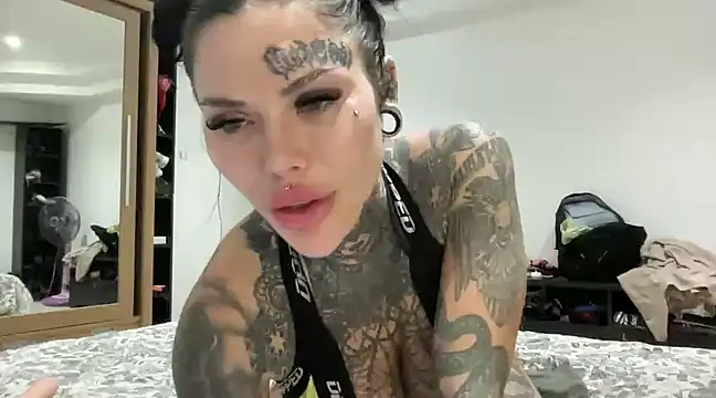 Snapshot of claudiacvc95 chatting on 2, 2, 2025 claudiacvc95 online show from 2, 2, 2025