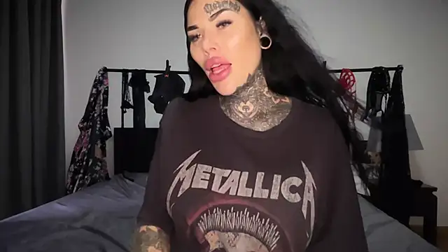 Snapshot of claudiacvc95 chatting on 19, 10, 2025 claudiacvc95 online show from 19, 10, 2025