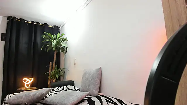 Snapshot of Lia-y-felipe chatting on 30, 7, 2026 Lia-y-felipe online show from 30, 7, 2026
