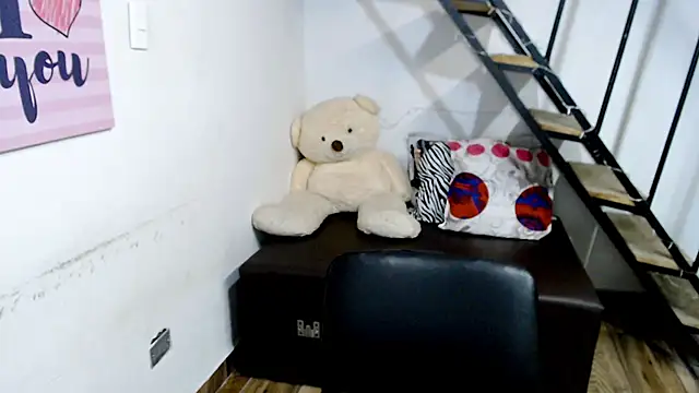 samantha baby  online show from 17, 1, 2025