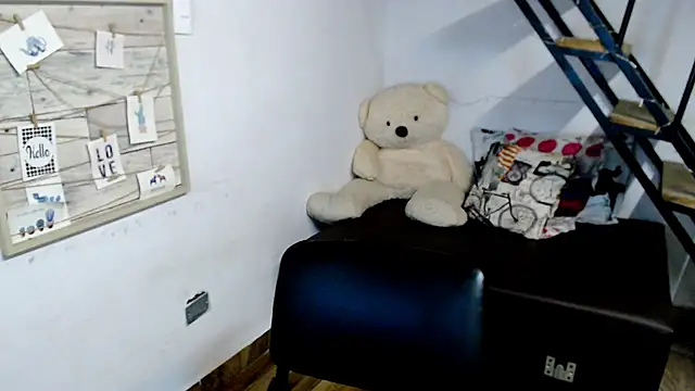 samantha baby  online show from 16, 3, 2025