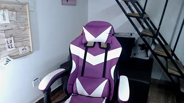 samantha baby  online show from 20, 10, 2025