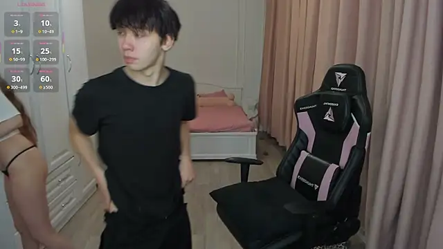 Snapshot of lil_cassie chatting on 24, 10, 2025 lil cassie online show from 24, 10, 2025