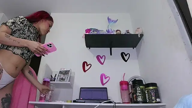 Snapshot of ari_sexy1 chatting on 10, 10, 2025 ari sexy1 online show from 10, 10, 2025