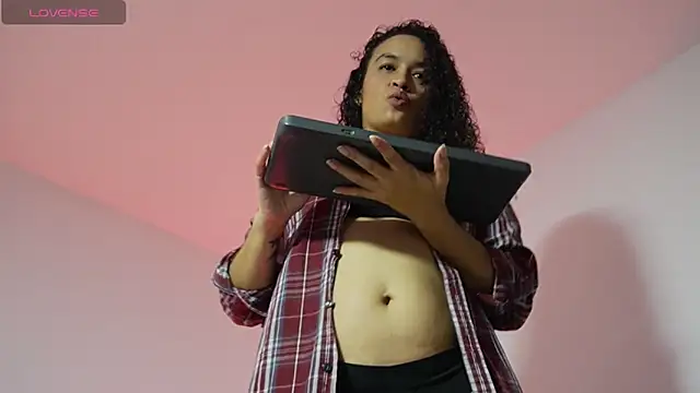 Snapshot of angela__98 chatting on 11, 9, 2025 angela 98 online show from 11, 9, 2025