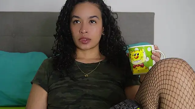 Snapshot of angela__98 chatting on 13, 11, 2025 angela 98 online show from 13, 11, 2025