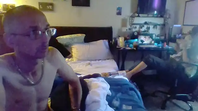 Snapshot of ThickStickly1 chatting on 12, 6, 2026 ThickStickly1 online show from 12, 6, 2026