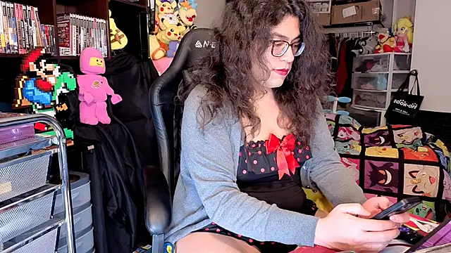 Snapshot of ShinyCherub chatting on 18, 6, 2026 ShinyCherub online show from 18, 6, 2026