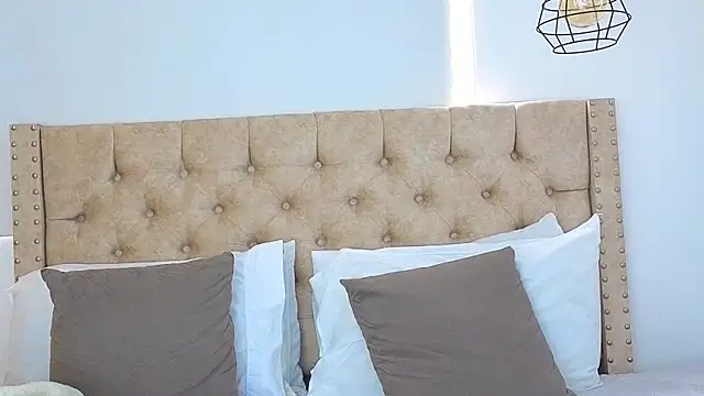 KeryHillson online show from 1, 11, 2025