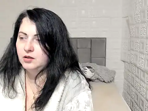 Lillian2 online show from 16, 2, 2025