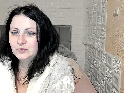 Lillian2 online show from 6, 3, 2025