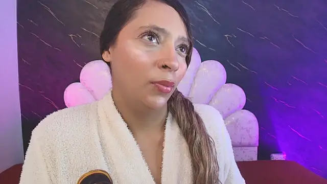  MiaBrown  online show from 15, 4, 2026