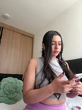 Nicollemays online show from 15, 1, 2026