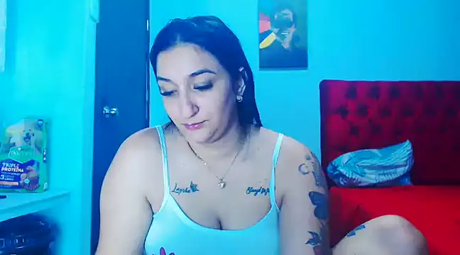 Snapshot of liz_dirty chatting on 6, 1, 2025 liz dirty online show from 6, 1, 2025