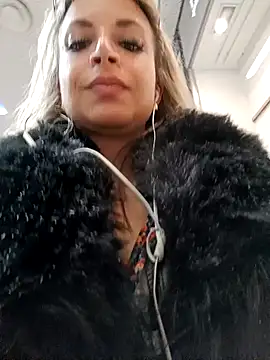 Cute Anissa online show from 23, 12, 2024