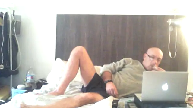Snapshot of dazuk4513 chatting on 5, 5, 2026 dazuk4513 online show from 5, 5, 2026