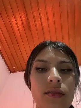 Snapshot of Tiffanysurez_ chatting on 8, 10, 2025 Tiffanysurez online show from 8, 10, 2025