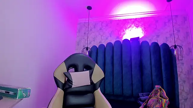 Snapshot of nalalye_cruzz_ chatting on 8, 1, 2026 nalalye cruzz online show from 8, 1, 2026