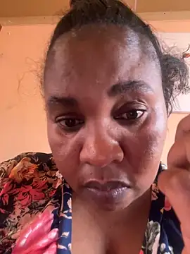 Snapshot of ZOQULUx chatting on 6, 12, 2024 ZOQULUx online show from 6, 12, 2024