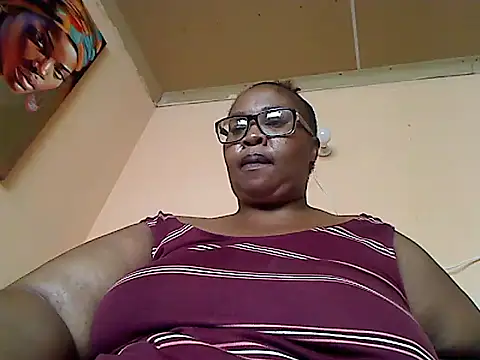 Snapshot of ZOQULUx chatting on 10, 1, 2025 ZOQULUx online show from 10, 1, 2025