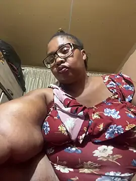 Snapshot of ZOQULUx chatting on 13, 3, 2025 ZOQULUx online show from 13, 3, 2025