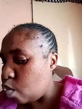 Snapshot of ZOQULUx chatting on 4, 10, 2025 ZOQULUx online show from 4, 10, 2025